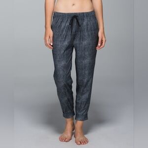 Lululemon Jet Crop Pants Burlap Texture Black Dune Black Grey Size 10